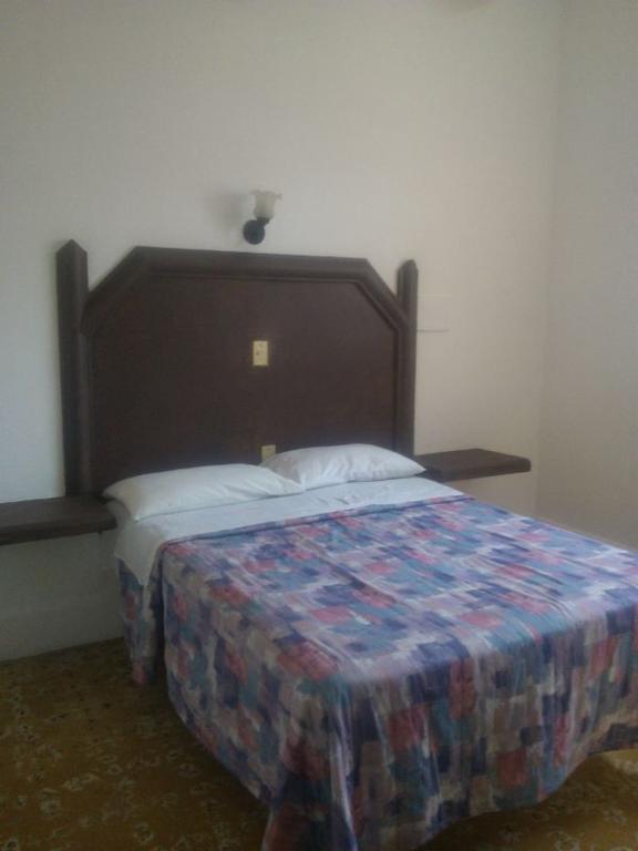 Hotel Morales 3*